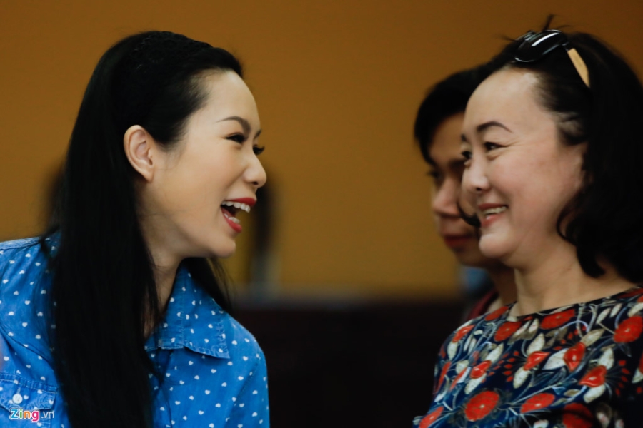Cac nghe si chuc mung Ngoc Trinh thang kien Nha hat Kich hinh anh 5