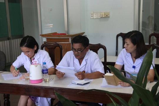 Người nhà bé chết ở Quảng Nam bất phục giải thích của bệnh viện - Ảnh 3.