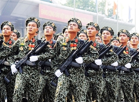 Viet Nam tich hop sung My len khau Galil ACE  