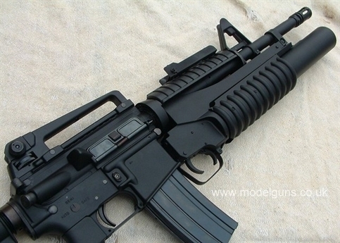 Viet Nam tich hop sung My len khau Galil ACE  
