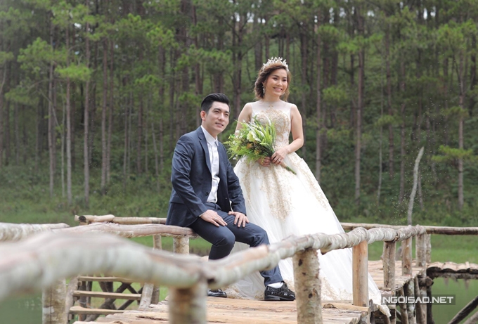chong-cu-cua-phi-thanh-van-sap-len-xe-hoa-voi-tinh-moi