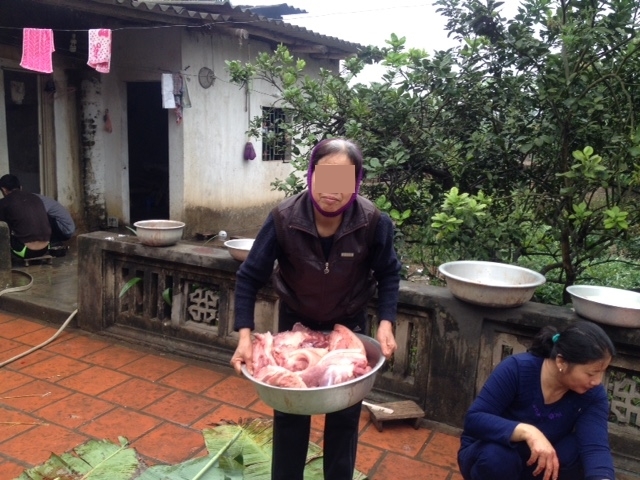 Chuyện ra mắt của cô nàng sướng như tiên: chỉ việc ngồi chơi, cả gia đình tranh nhau rửa bát, mổ lợn tiếp đãi - Ảnh 2.