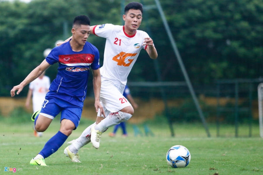 Duc Chinh lan at Cong Phuong, U22 Viet Nam danh bai Viettel hinh anh 10