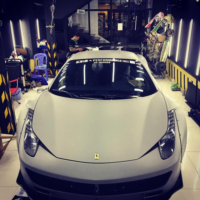 Ferrari 458 Italia độ Liberty Walk độc nhất Việt Nam thay áo mới - Ảnh 1.