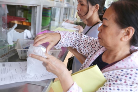Giá thuốc vẫn loạn, bệnh nhân vẫn bị “móc túi”! ảnh 2