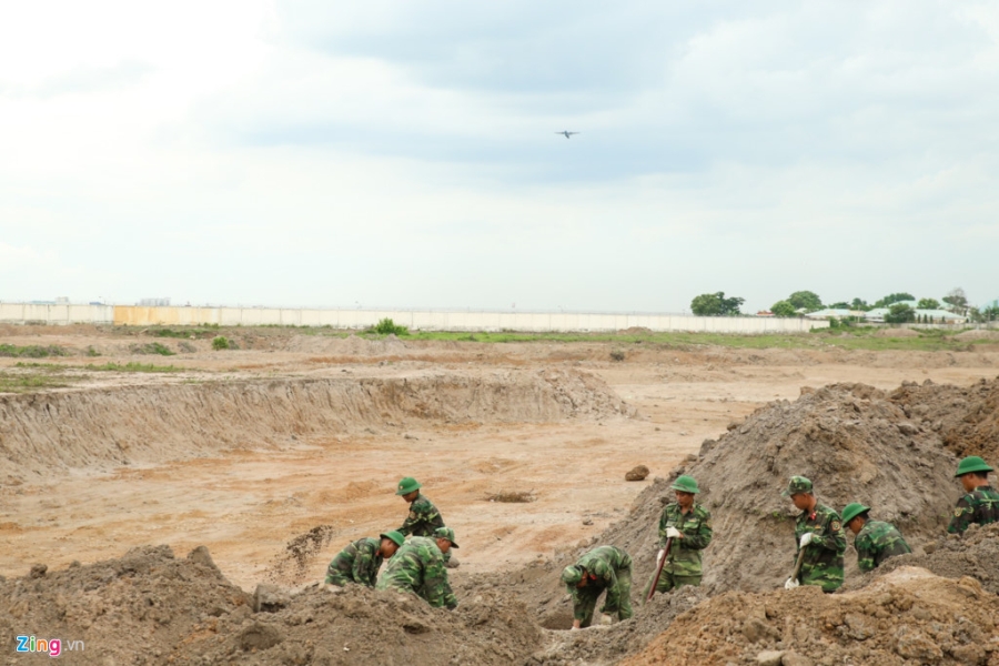 Nhieu di vat nghi cua liet si duoc tim thay o san bay Tan Son Nhat hinh anh 2