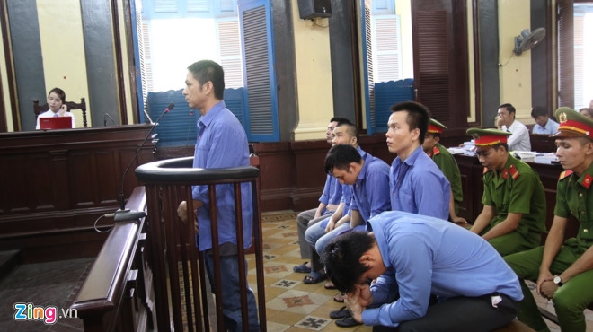 Vu bao ke ben xe Mien Dong: 5 bi cao dong loat to bi ep cung hinh anh 2