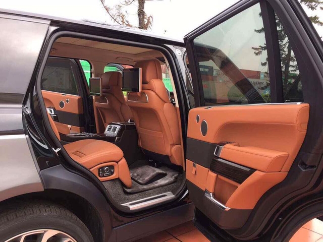 Range Rover SVAutobiography Hybrid đầu tiên được đưa về nước - Ảnh 2.