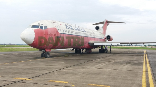  Chiếc Boeing 727-200 đang đỗ ở sân bay Nội Bài 