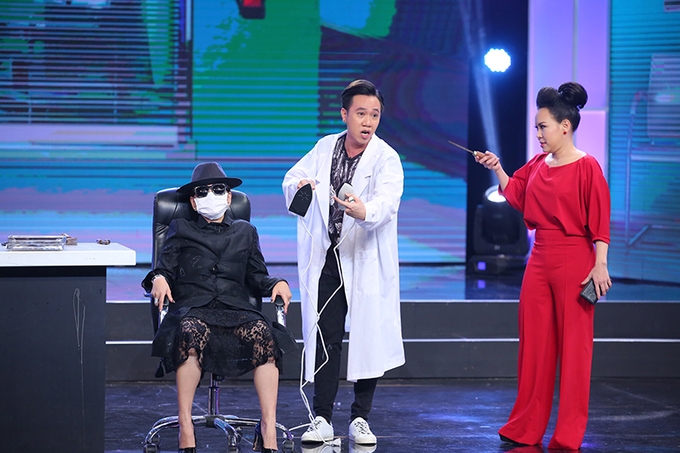 Lê Giang bị đồng nghiệp 'đá xoáy' chuyện dao kéo