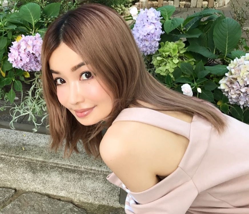 Loat 'my nhan khong tuoi' noi tieng cong dong mang hinh anh 2
