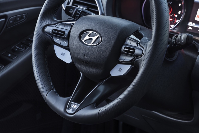 Phiên bản thể thao của xe gia đình Hyundai i30 chính thức trình làng - Ảnh 14.