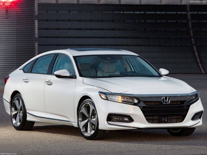 Honda Accord 2018 quyet dau Toyota Camry moi hinh anh 1