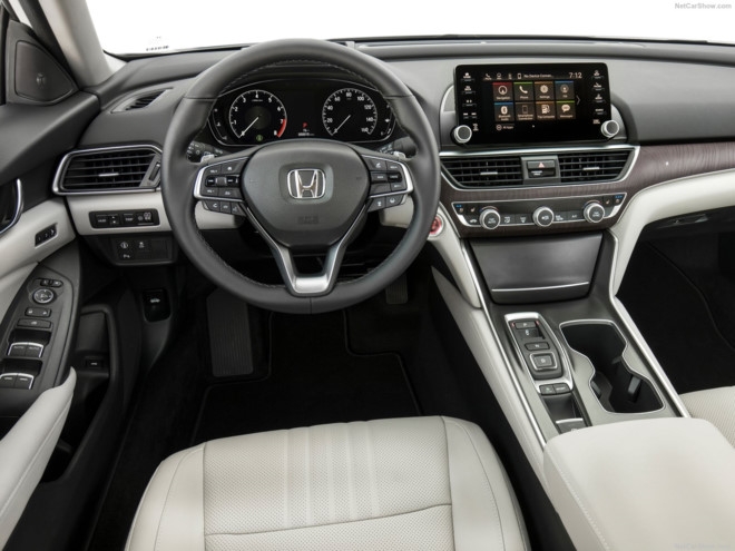 Honda Accord 2018 quyet dau Toyota Camry moi hinh anh 2