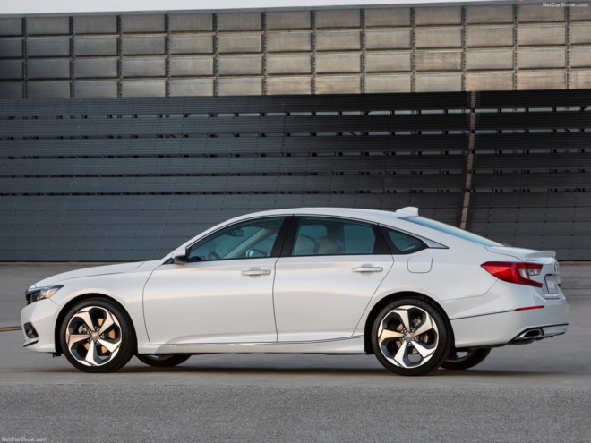 Honda Accord 2018 quyet dau Toyota Camry moi hinh anh 3
