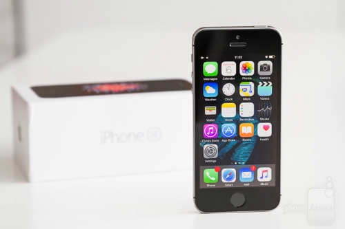 iphone se giam gia soc chi con 4,5 trieu dong hinh anh 1