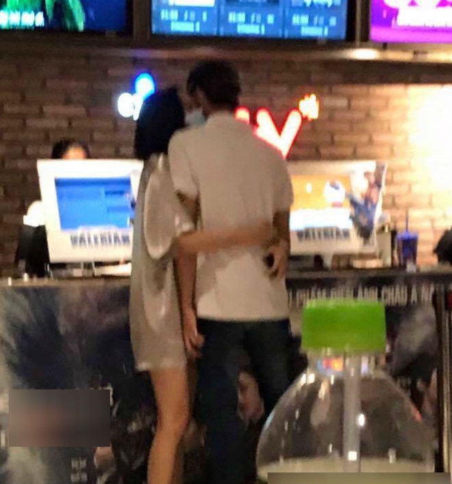 Soobin Hoang Son tra loi ve clip om hon Hien Ho khi di xem phim hinh anh 1
