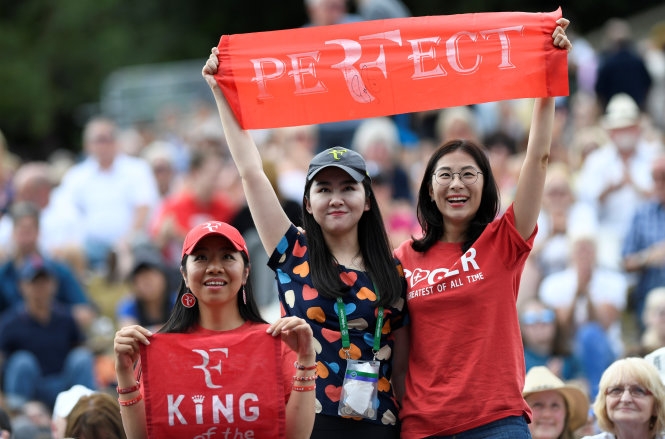 Federer lập kỉ lục 8 lần vô địch Wimbledon