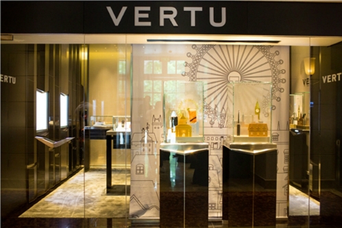 vertu-van-hut-nha-giau-viet-bat-chap-vo-no