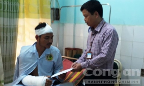 Bat tam giam nghi pham cam dau chem pho cong an xa hinh anh 1