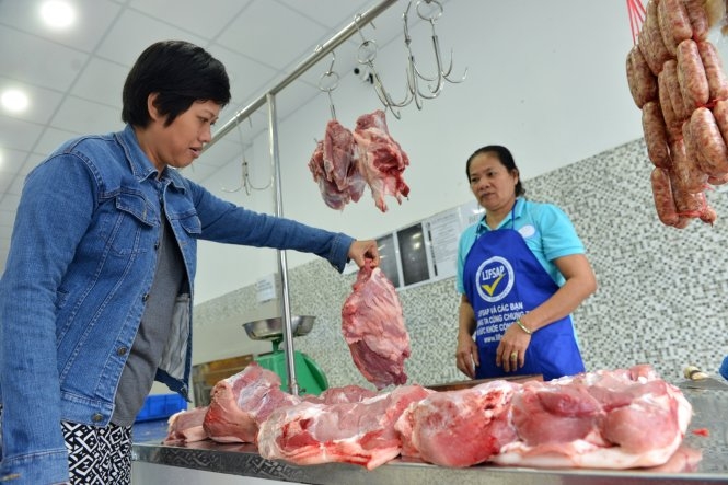 Giá heo tăng đột biến, đến lượt người bán thờ ơ với thương lái 