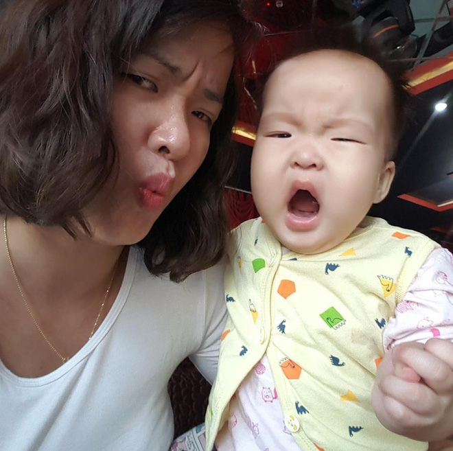 Giao hai đứa con cho chồng chăm, mẹ trẻ hốt hoảng khi chứng kiến bãi chiến trường đẫm màu son của 3 bố con - Ảnh 4.