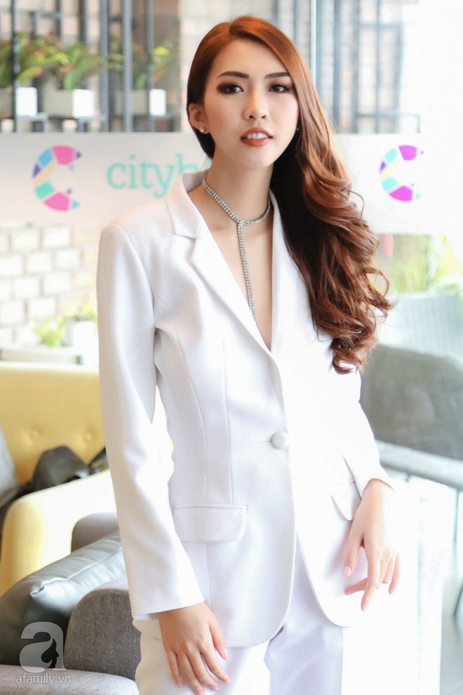Hoa hậu Tường Linh: Mỗi ngày ngủ được 2 tiếng, nói thí sinh The Face như hot girl kem trộn là thiếu công bằng! - Ảnh 2.
