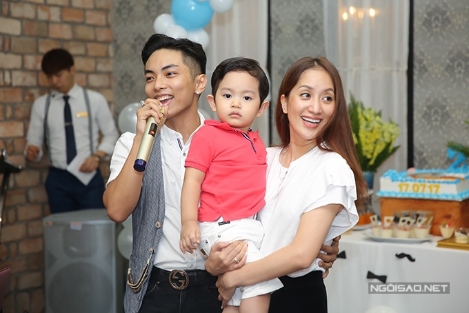 khanh-thi-phan-hien-mo-tiec-mung-con-trai-tron-2-tuoi-2