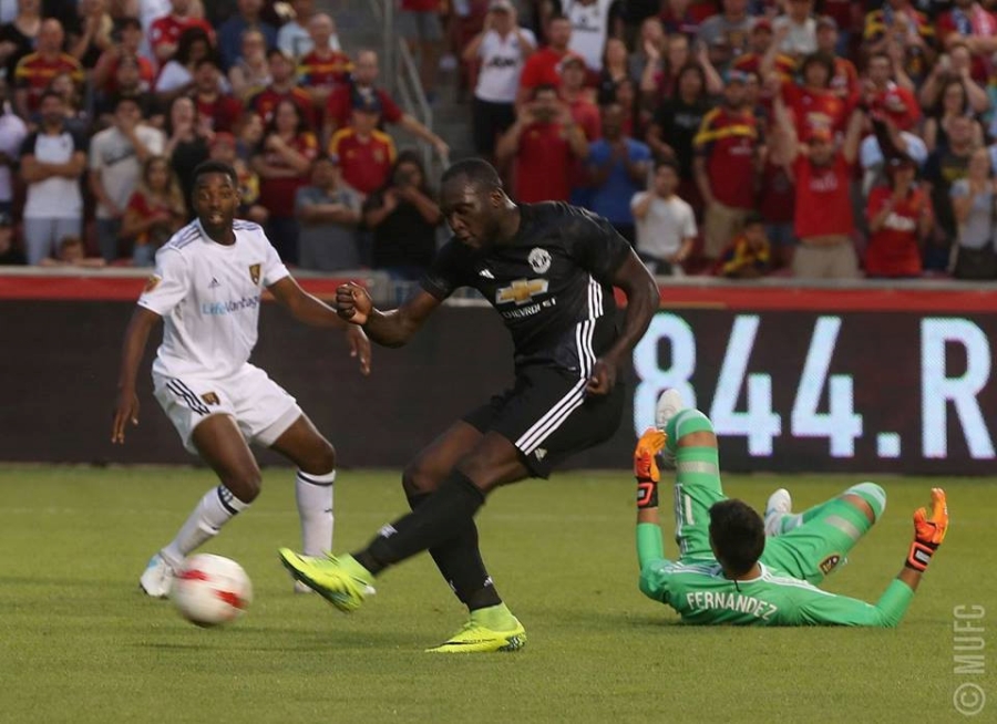Lukaku ghi ban dau tien, MU nhoc nhan danh bai Real Salt Lake hinh anh 5