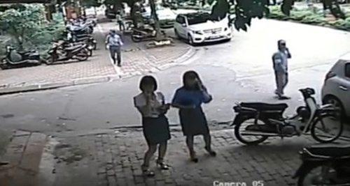  Hình ảnh bà Lê Mai Trang trong video clip tố vụ lùm xùm khi đi ăn bún. 