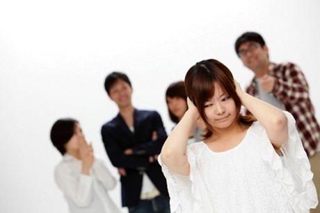 co tieu thu den nha ban trai choi, bi ca nha xum vao “nhu xem voi trong so thu” - 2