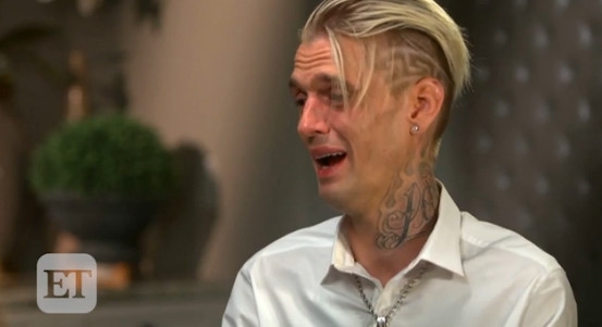 Aaron Carter khoc nuc no chia se ve benh tat sau khi bi canh sat bat hinh anh 1