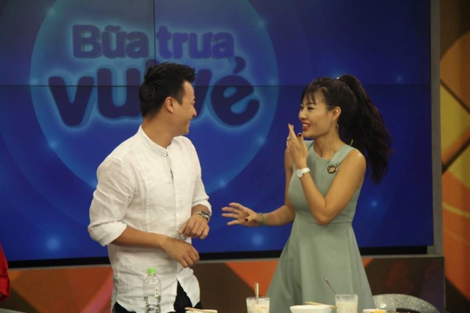 Con gai 'Nguoi phan xu' vat nga Khai 'So Khanh' tren song truc tiep hinh anh 3