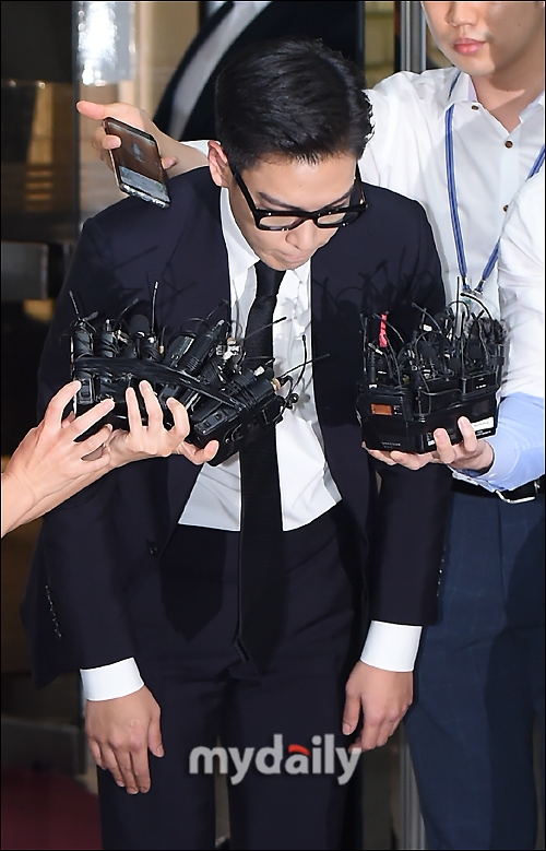 Hôm nay T.O.P (Big Bang) đã nhận mức án chính thức vì tội sử dụng cần sa - Ảnh 8.