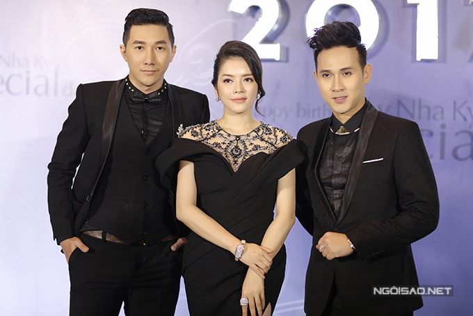 ly-nha-ky-mo-tiec-sinh-nhat-xa-hoa-mung-tuoi-35-6