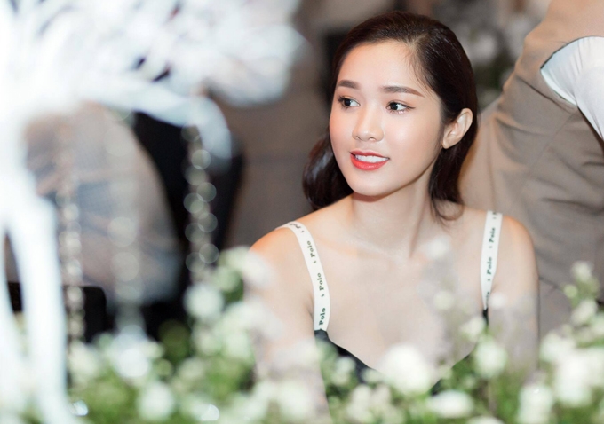 ly-nha-ky-mo-tiec-sinh-nhat-xa-hoa-mung-tuoi-35-10