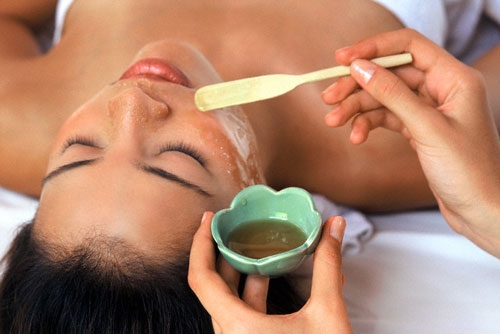 Ngâm chanh đào mật ong đi, không phải trị ho đâu, dùng để đắp mặt đấy - Ảnh 3.