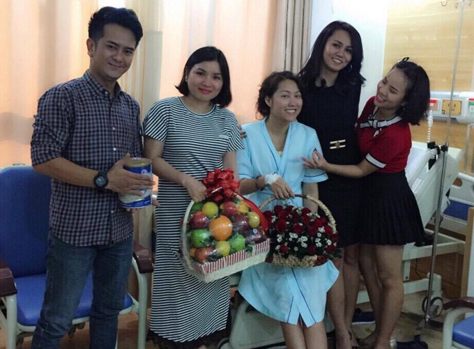con-trai-cung-ban-be-mung-phi-thanh-van-xuat-vien-sau-ca-dai-phau-7