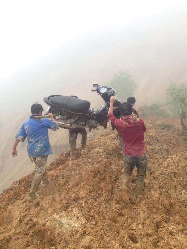lai chau: sat lo, dan khon kho phai khieng xe may hinh anh 2