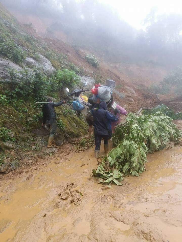 lai chau: sat lo, dan khon kho phai khieng xe may hinh anh 3
