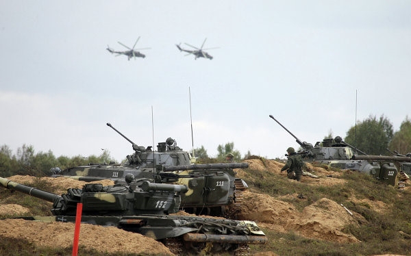 NATO lo ngai truoc cuoc tap tran lon cua Nga hinh anh 1