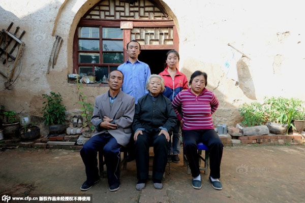 xuc dong cau chuyen hai anh em ganh nuoc, don cui, quy lay cha me truoc khi di - 8