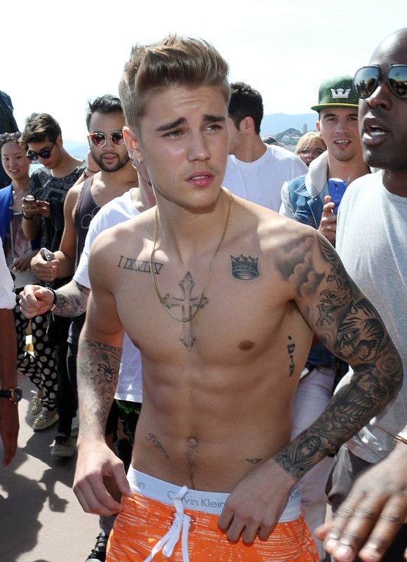 Trung Quoc ra lenh cam Justin Bieber vi loi song thac loan hinh anh 1