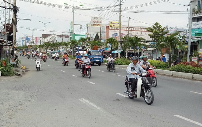 Truy tim tai xe taxi tong chet nguoi, phong xe bo tron hinh anh 1