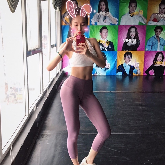 hot girl vong 1 soan ngoi “de nhat sexy” cua angela phuong trinh hinh anh 3