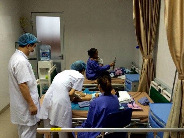  Bệnh viện Da liễu Trung ương miễn phí hoàn toàn chi phí khám và điều trị cho các trẻ bị sùi mào gà dưới 15 tuổi của huyện Khoái Châu từ ngày 17/7 - 31/12. 