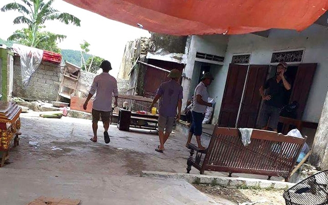 Người thân ông Đắc làm lễ mai táng sau sự việc xảy ra.