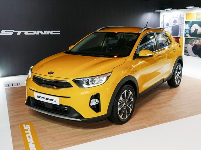 kia stonic hoan toan moi co gia tu 376 trieu dong hinh anh 1