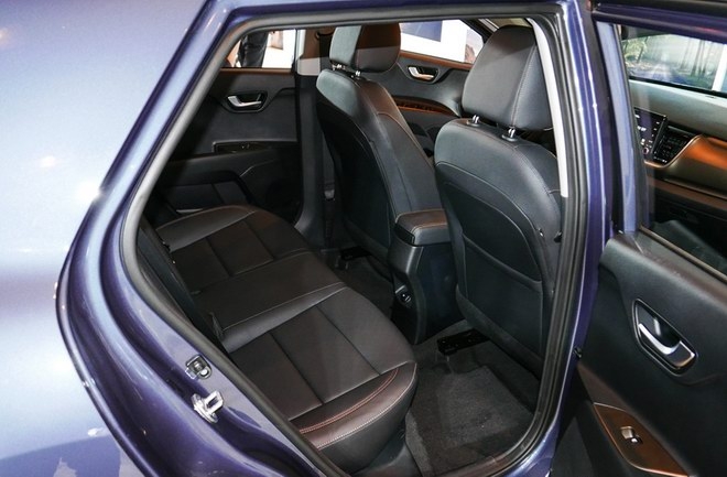 kia stonic hoan toan moi co gia tu 376 trieu dong hinh anh 6