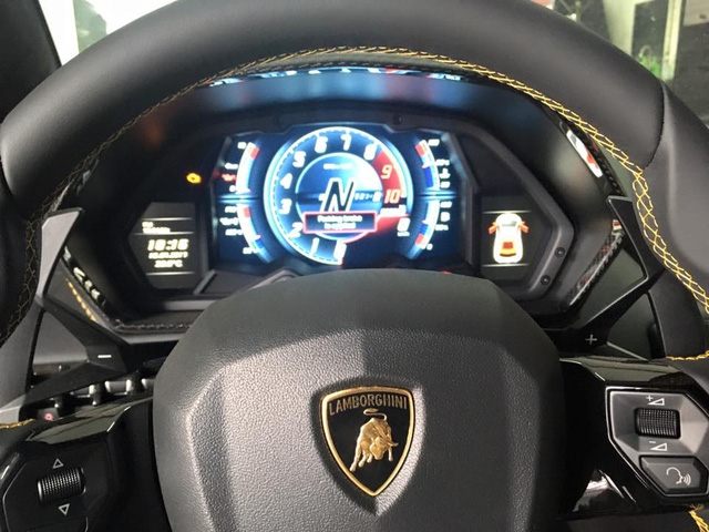 Lamborghini Aventador S đầu tiên cập bến Việt Nam xuất hiện tại quận 12 - Ảnh 7.